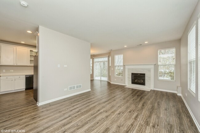 Building Photo - 2610 Williamsburg Dr