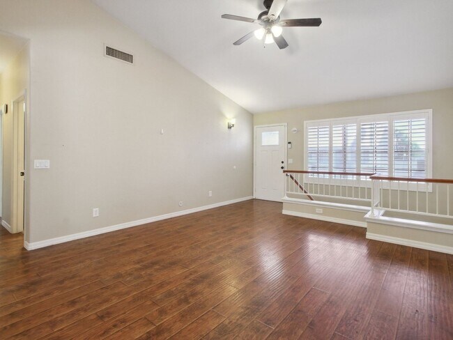 Building Photo - 1610 E Park Ave