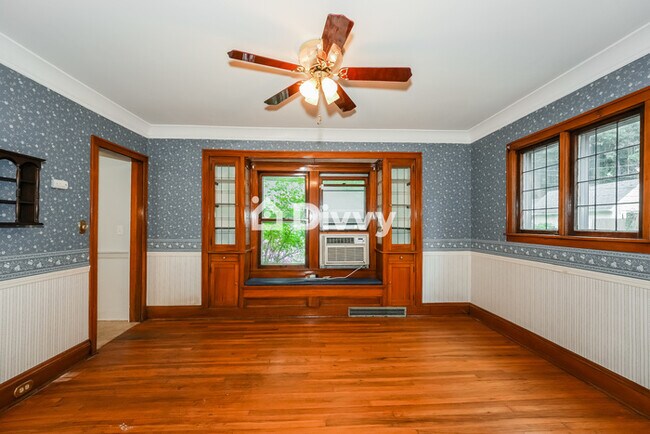 Foto del edificio - 923 Greyton Rd