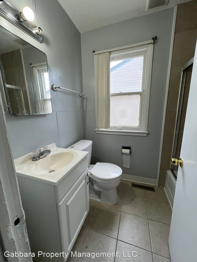 Building Photo - 2 br, 1 bath House - 452 Martin Luther Kin...