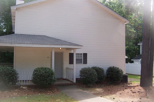 Building Photo - St. Andrews townhouse now available!