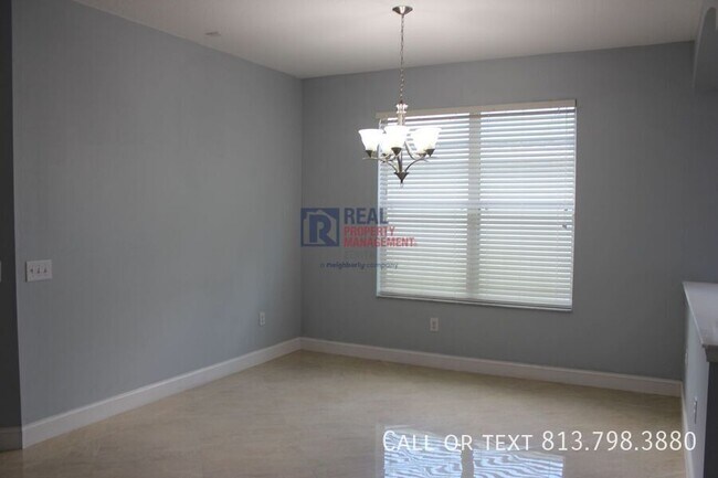 Foto del edificio - 452 Westchester Hills Ln