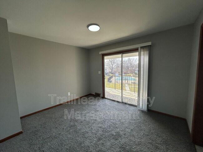 Foto del edificio - 7801 W 83rd St