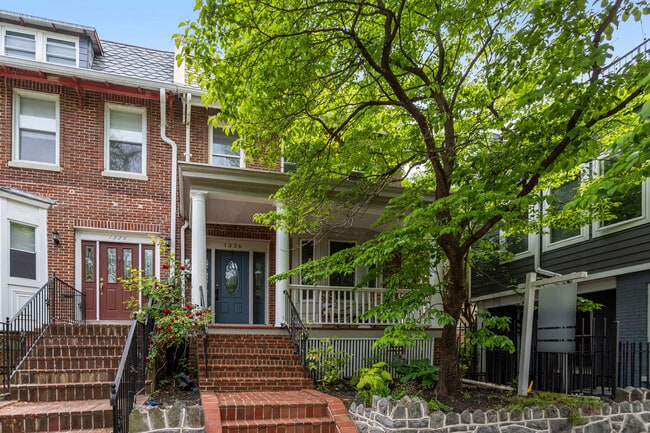 Photo - 1326 Otis Pl NW House