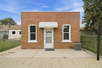 Building Photo - 1624 S 59th Ct