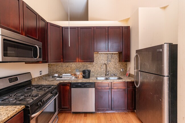 Foto del edificio - 2415 W 24th St