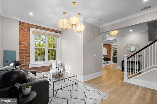 Photo - 1616 Kilbourne Pl NW House