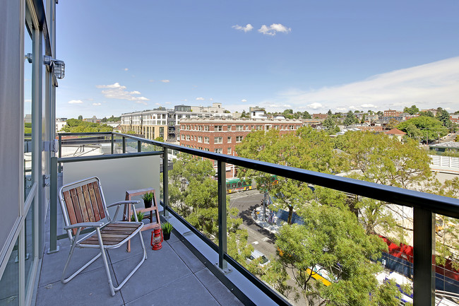 Building Photo - Hollywood Lofts