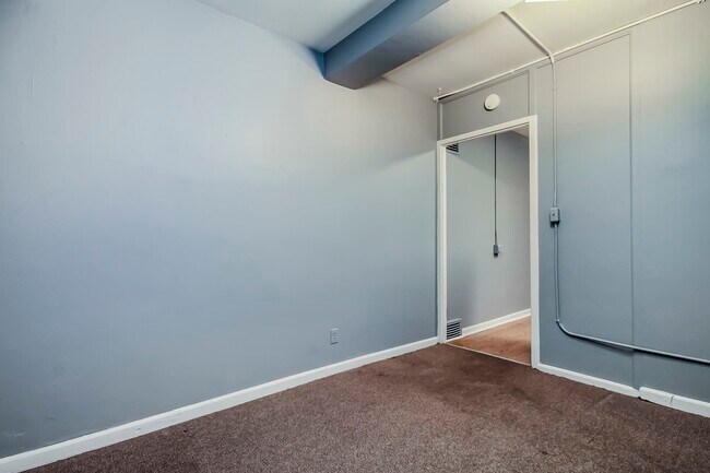 Building Photo - 1414 Plainfield Ave NE