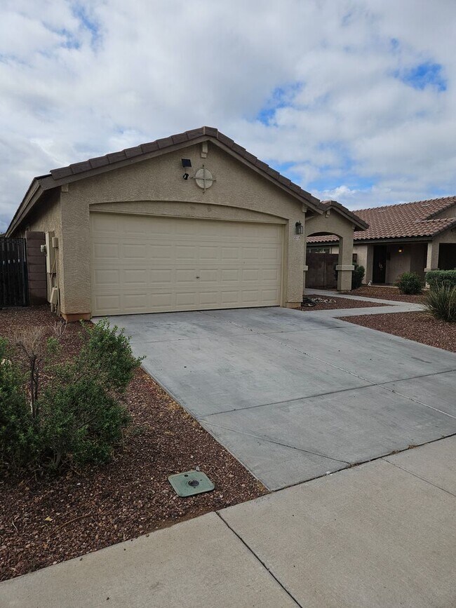 Building Photo - Pet Friendly Home For Rent