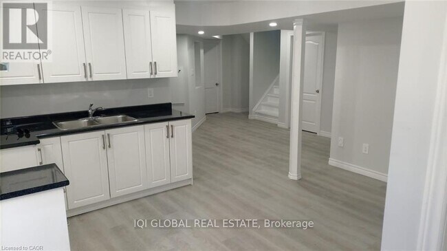 Photo du bâtiment - 48 Barrett Ave