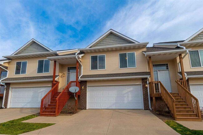 Front View - 1865 Goose Lake Cir
