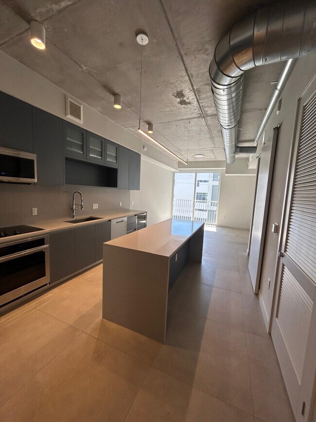 Foto del edificio - 184 NW 28th St