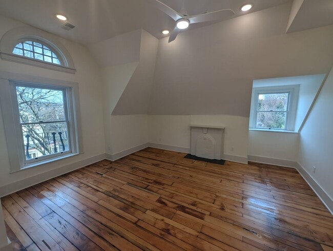 Photo - Beautifully Renovated 1 Bed, 1 Bath With In-Unit Washer/Dryer and New Appliances Apartment