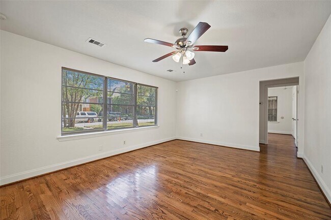 Building Photo - 137 Beverly Ln