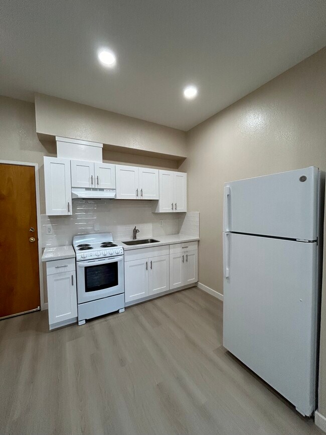 Foto del edificio - CHINATOWN - Renovated Studio Apartment (1 ...