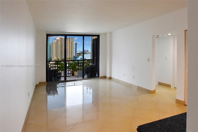 Building Photo - 540 Brickell Key Dr