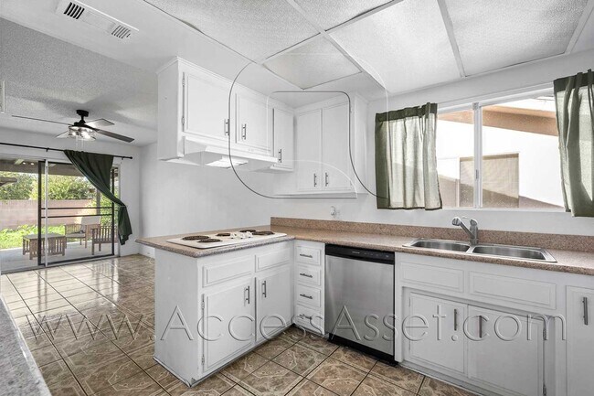 Foto del edificio - Charming 3-Bed/2-Bath Single-Story Home In Hemet!