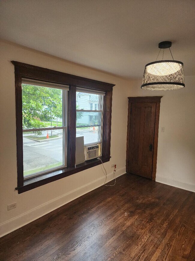 Foto del edificio - 2507 W Belle Plaine Ave