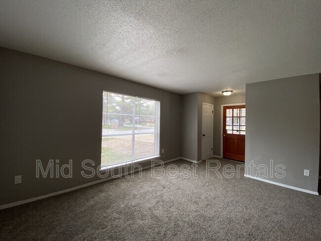 Building Photo - 3819 Jasmine Dr