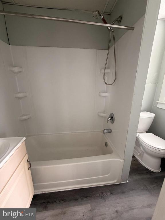 Building Photo - 402 Cinnaminson Ave