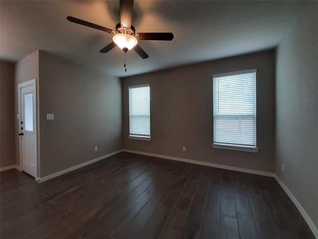 Building Photo - 118 Wickersham St