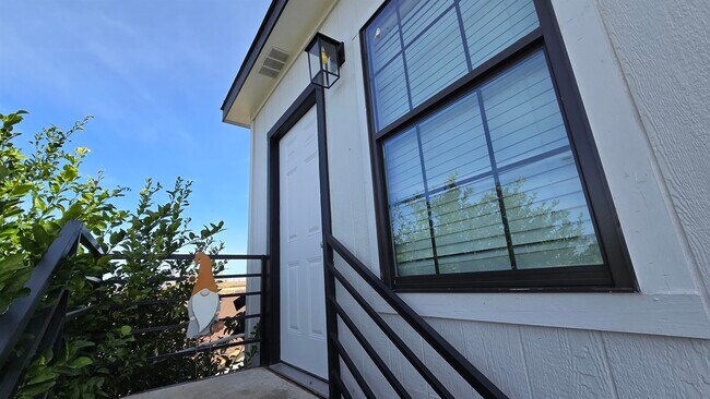 Foto del edificio - 1502 Quail Ct