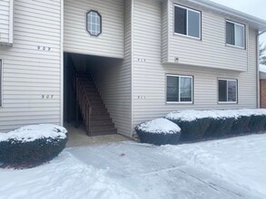 Building Photo - 911 Laura Dr