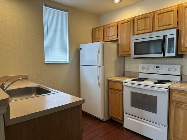 Building Photo - 4009 Venetian Bay Dr