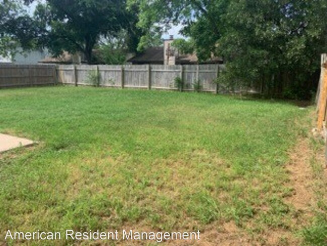 Foto del edificio - 3 br, 2 bath House - 6015 Cliffbrier