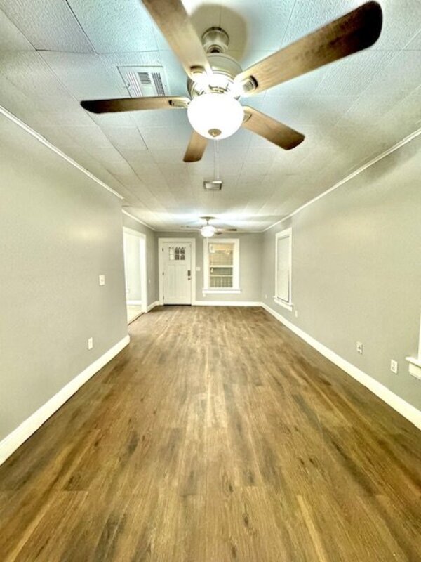 Foto del edificio - 5309 W 11th St
