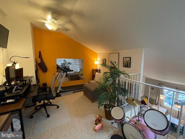 Foto del edificio - 6056 Essex House Square