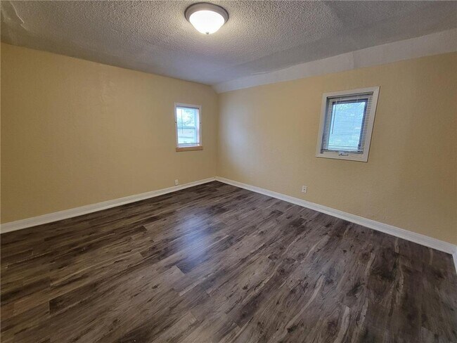Foto del edificio - 8330 Cedar St