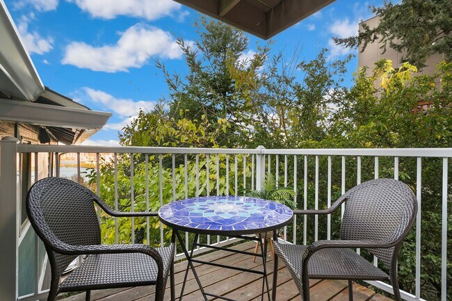 Building Photo - 2 bed 2 bath Stadium District Condo!