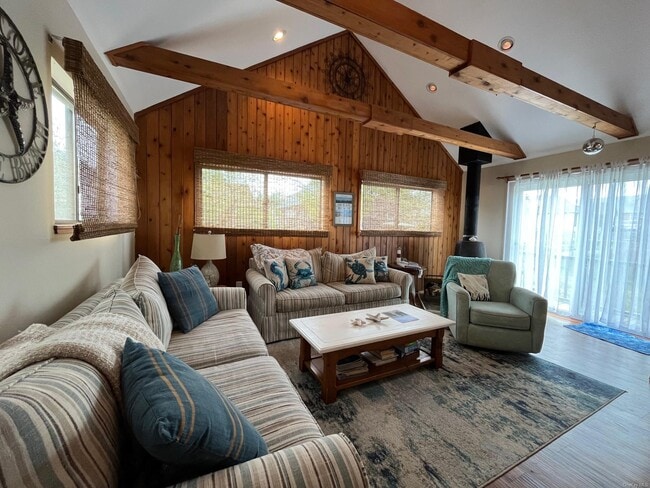 Building Photo - 142 Bungalow Ln