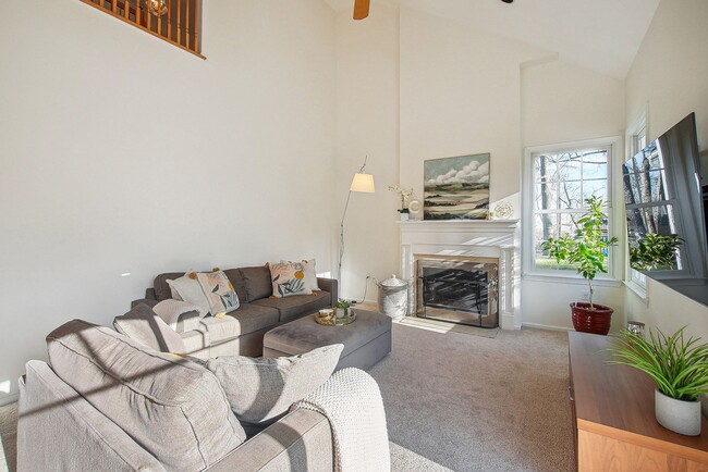 Building Photo - 26 Spiked Rush Ct