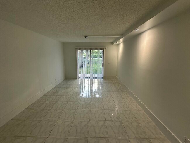 Foto del edificio - 2755 W Atlantic Ave
