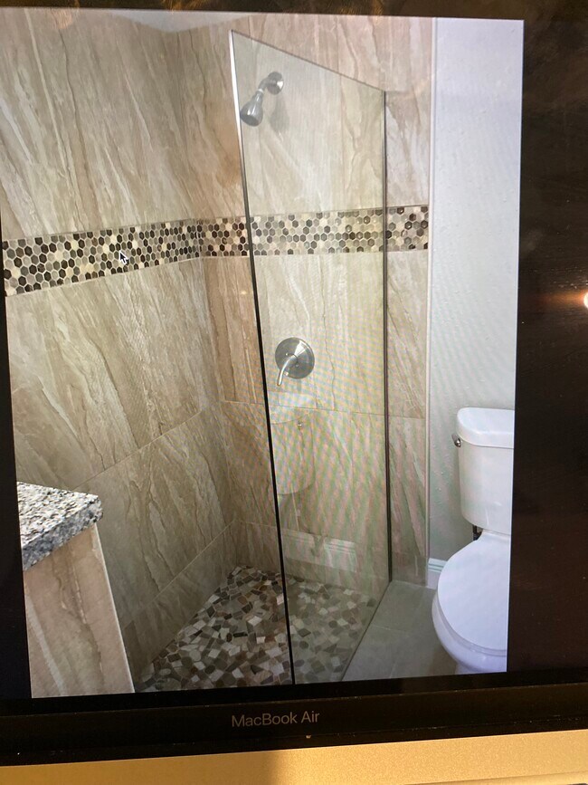 Foto del edificio - 7731 Danube Dr