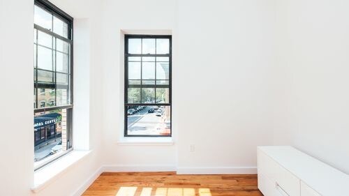 Building Photo - 801 Seneca Ave