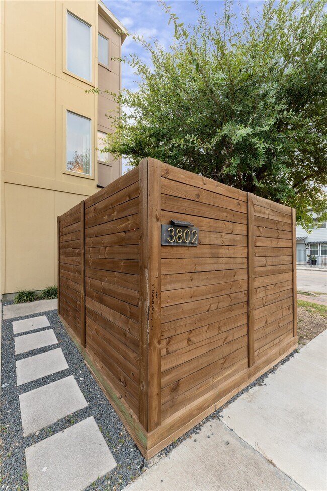 Foto del edificio - 3802 Lovejoy St