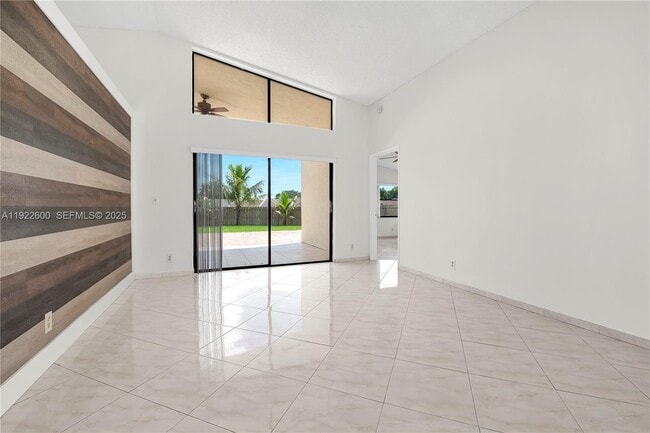 Foto del edificio - 3104 NW 109th Ave