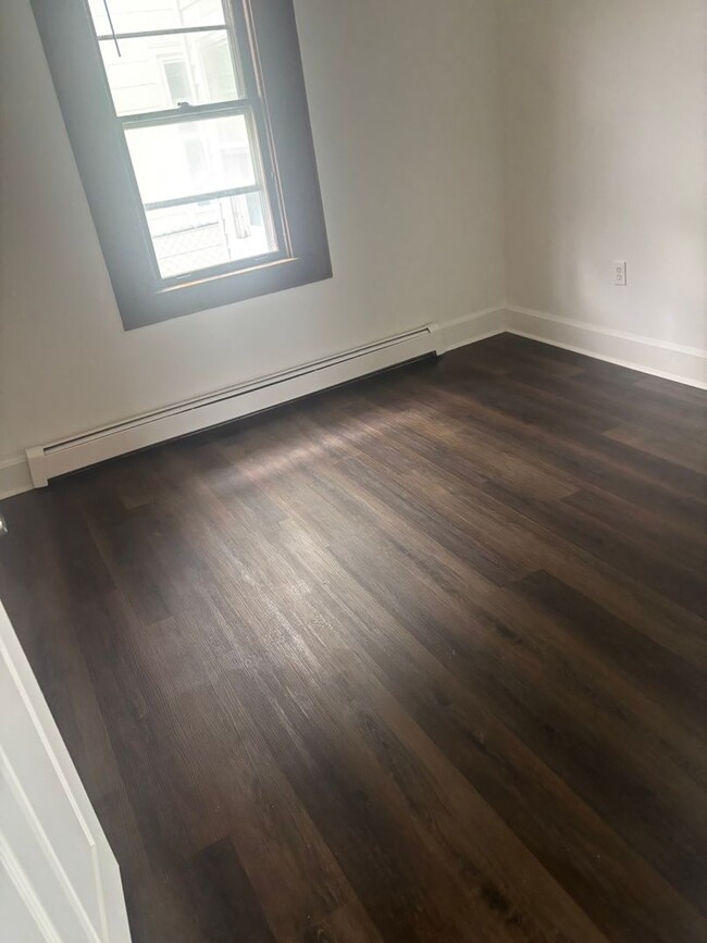 Building Photo - 36 2nd St