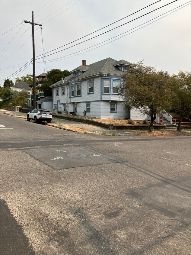 Primary Photo - 350 Upham St
