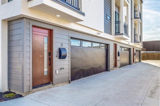 Building Photo - 824 Sunset Ave
