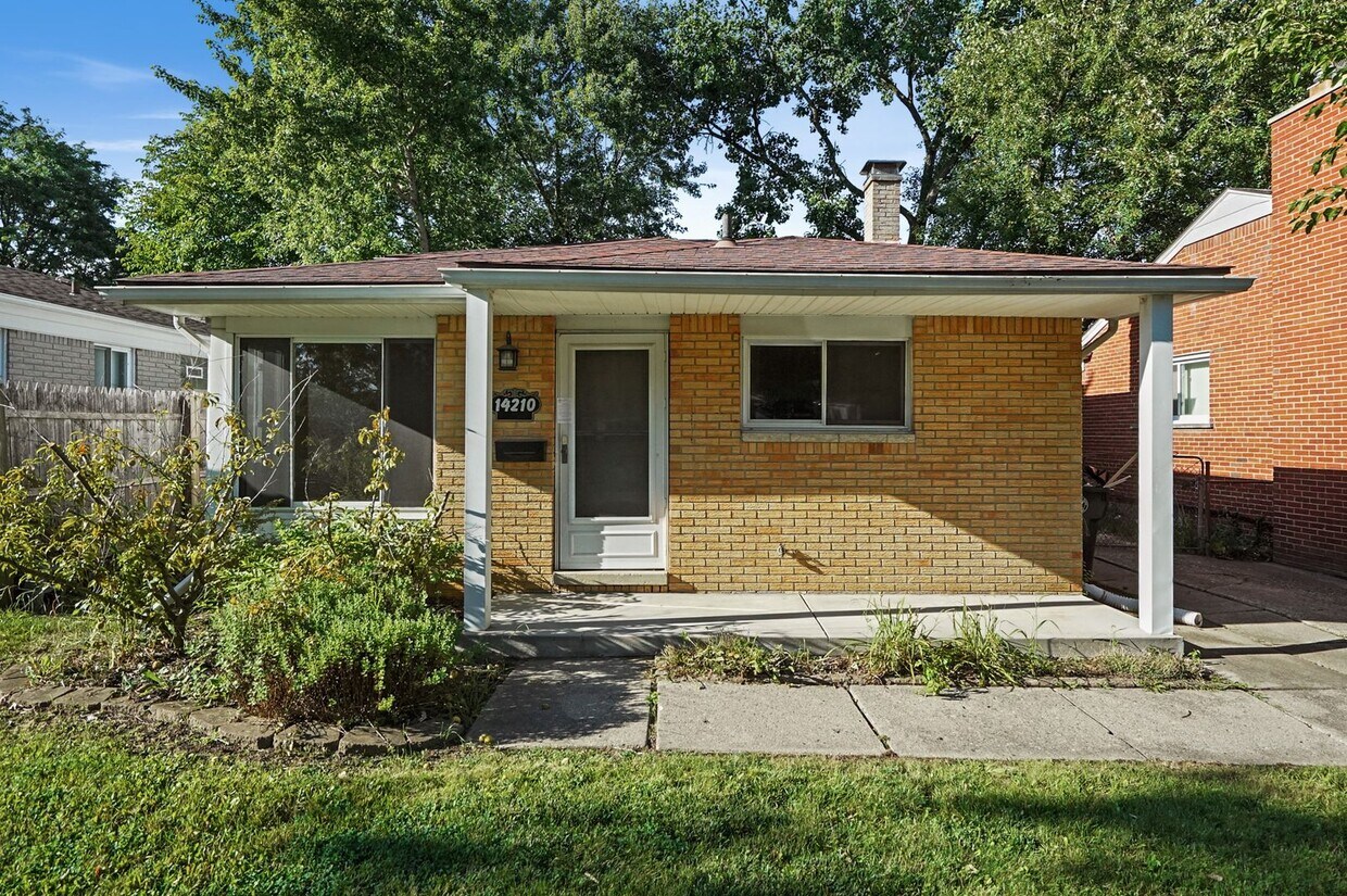 BEAUTIFUL 3 BED 1.5 BATH HOME IN OAK PARK MI - BEAUTIFUL 3 BED 1.5 BATH HOME  IN OAK PARK MI