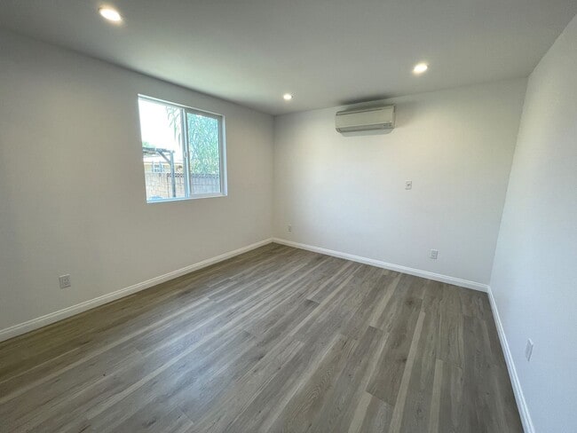 Foto del edificio - 14533 Lyle St