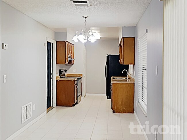 Foto del edificio - 6427 Undine Way