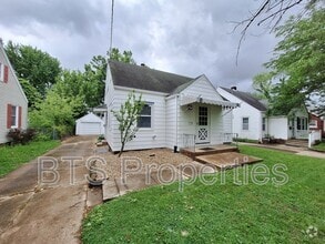Building Photo - 902 E Seneca Pl
