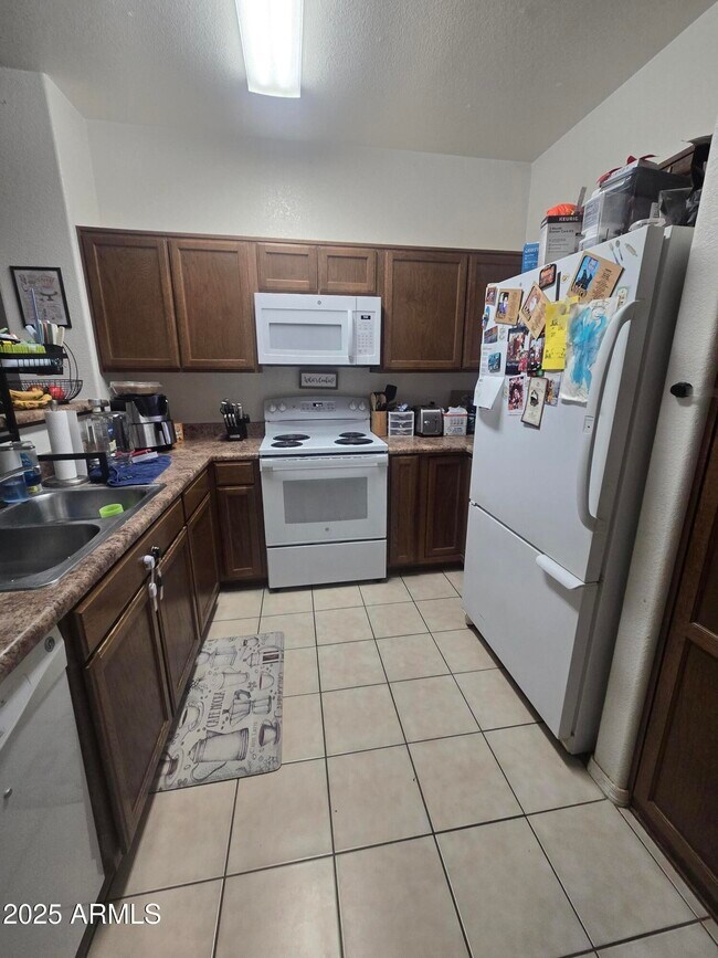 Foto del edificio - 4267 Kings Canyon Way