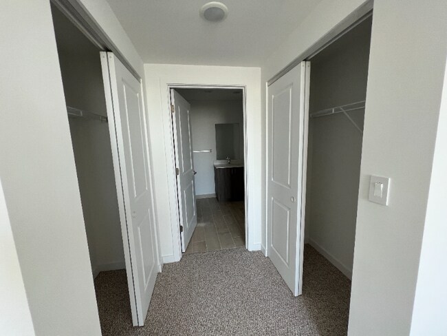 Building Photo - 128 SW 127th Ave